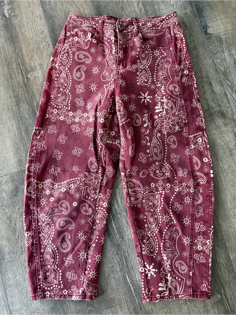 Barrel jeans with bandana pattern - size M
